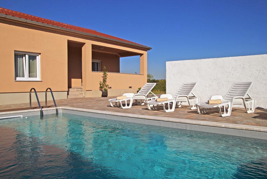 Holiday Home Luka Zadar Bagian luar foto