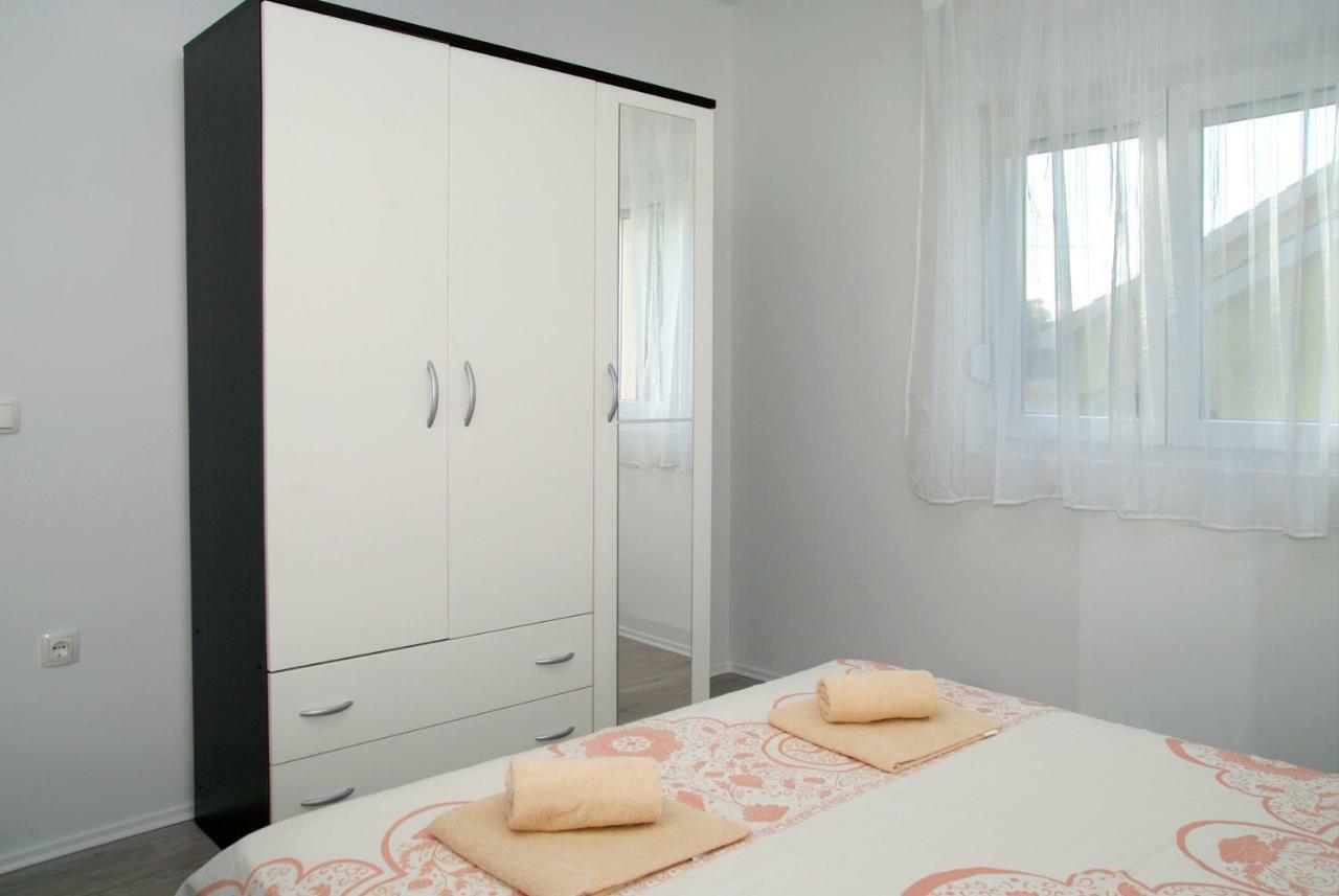 Holiday Home Luka Zadar Bagian luar foto