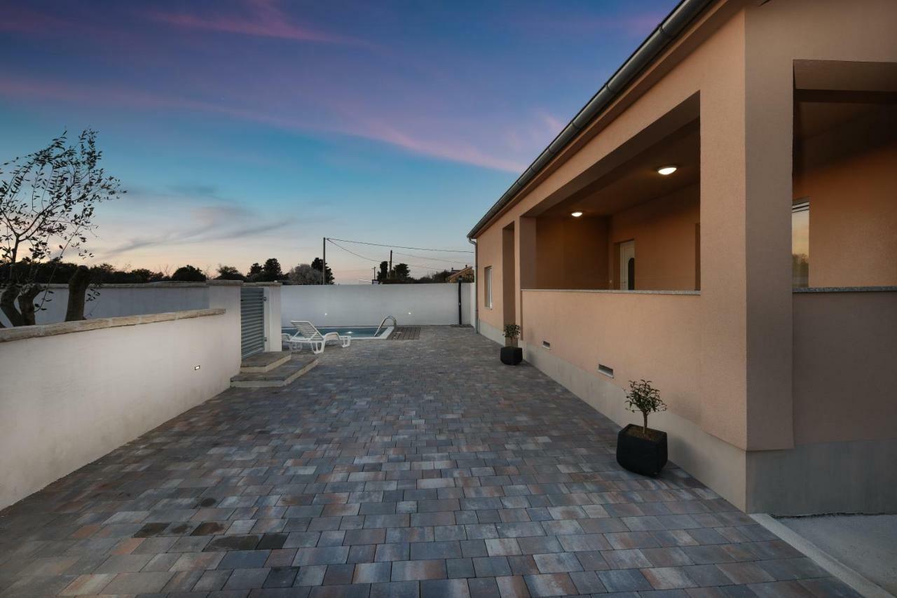 Holiday Home Luka Zadar Bagian luar foto