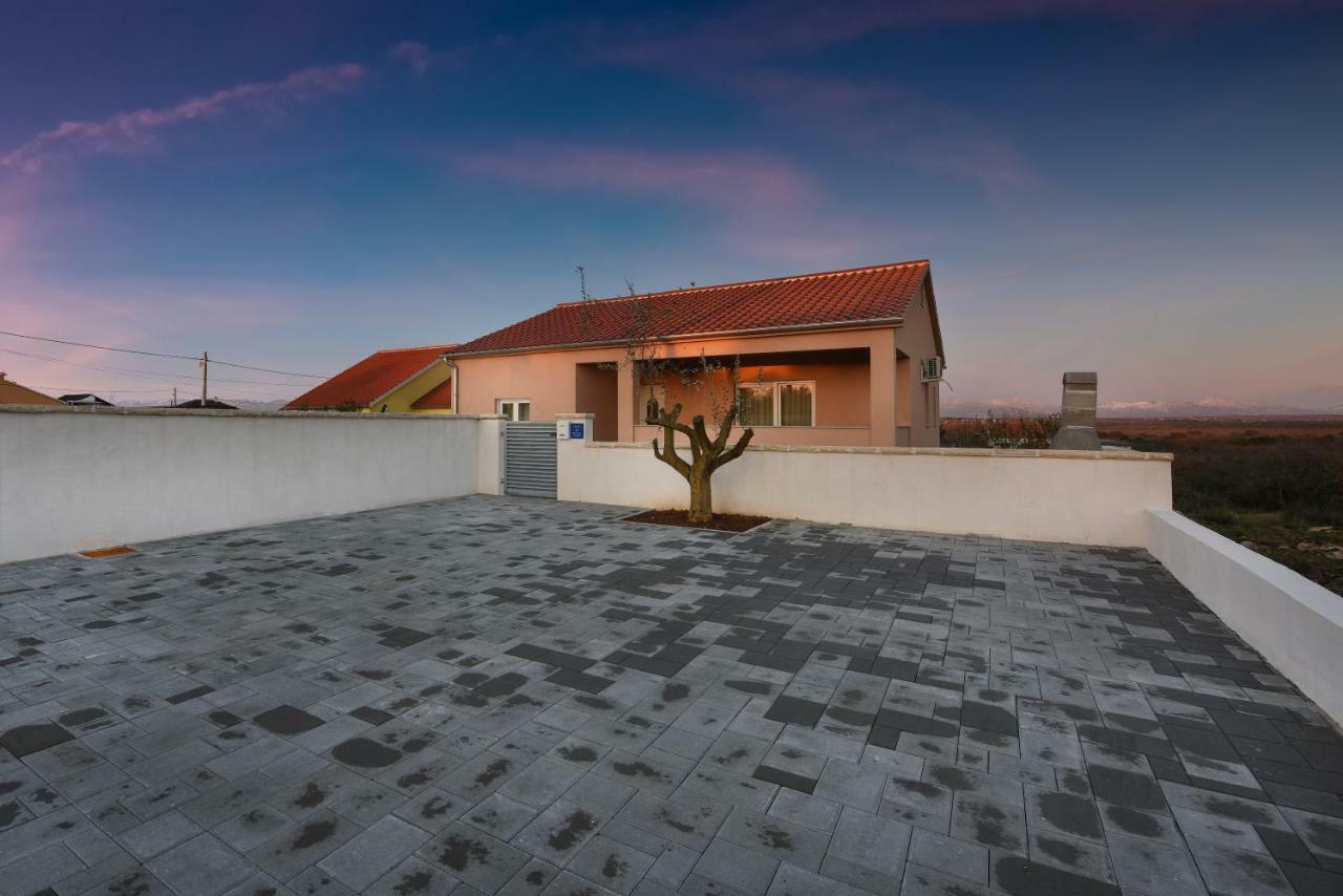 Holiday Home Luka Zadar Bagian luar foto