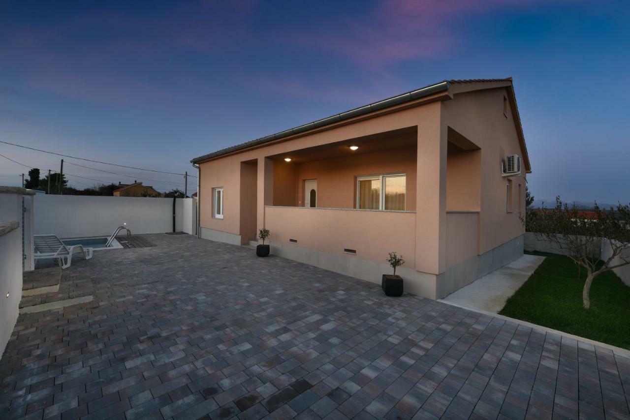 Holiday Home Luka Zadar Bagian luar foto