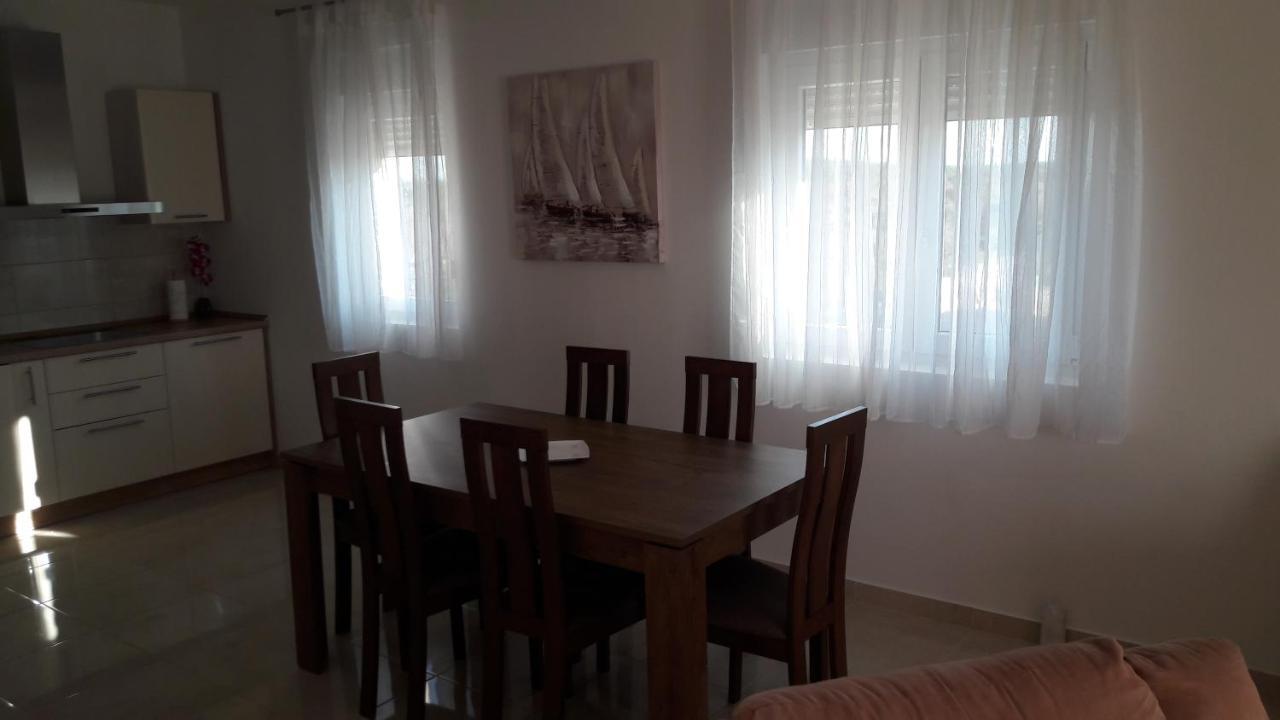 Holiday Home Luka Zadar Bagian luar foto